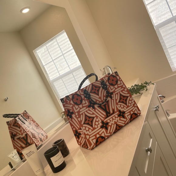 LV GIANT MONOGRAM CRAFTY - Picture 9 of 10